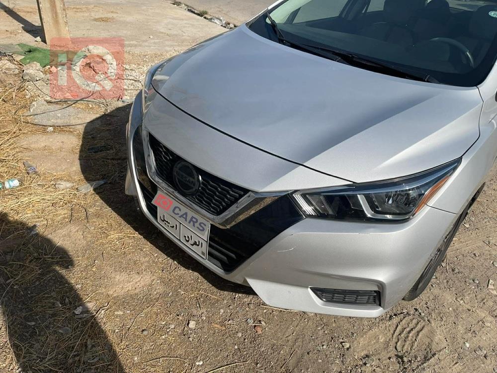 نيسان فيرسا